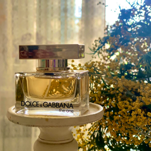 Dolce & Gabbana The One Eau de Parfum for Women – A Glamorous Oriental Floral Scent(2.5 Oz)